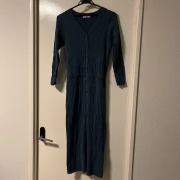 프리스마트 다크 그린 V넥 긴팔 원피스