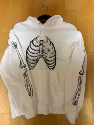 noremid 뼈 후드티!