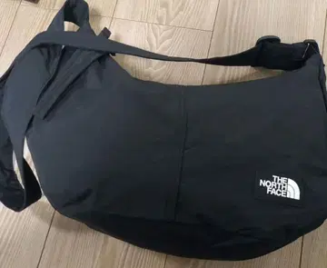 THE NORTH FACE 블랙 숄더백