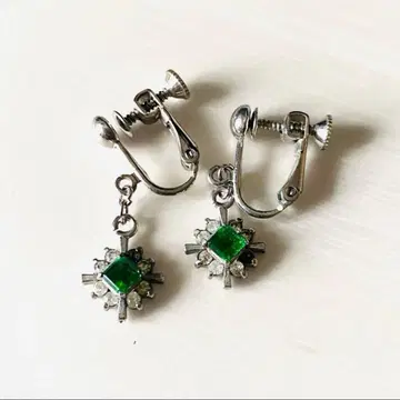 에메랄드 그린 귀찌