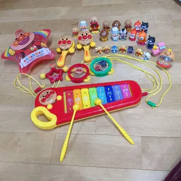 호빵맨 악기 세트와 인형 컬렉션