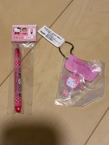 헬로키티 롤러스탬프와 미니 가위 키링 세트