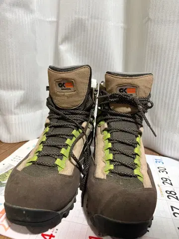 캐러밴 등산화 사이즈 26.5