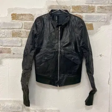 새상품급 양가죽 LAID 변형 짧은 기장 블랙 가죽 자켓 싱글 라이더 S