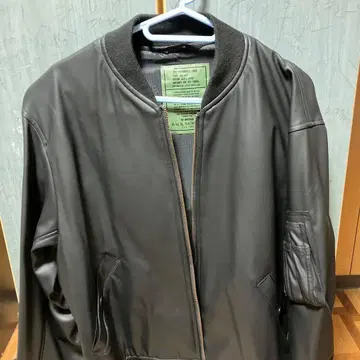 가죽 MA-1 스타일 자켓 블랙