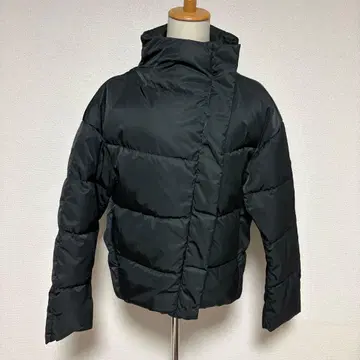 Theory 블랙 숏 다운 자켓