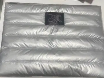 INI 109 팝업 스토어 빅 파우치