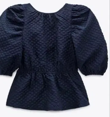 ZARA 엠보싱 원단 퍼프 슬리브 블라우스 네이비