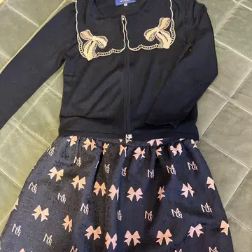 미사용 새상품 40 사이즈 블랙 가디건