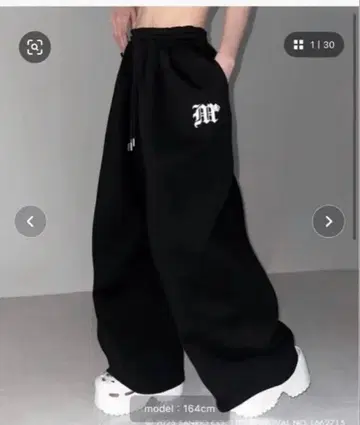 헬로키티 와이드 스웨트 팬츠 블랙 free 사이즈