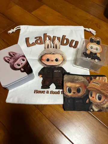 Labubu 캐릭터 굿즈 세트