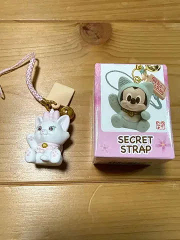 설날 시크릿 스트랩 마리