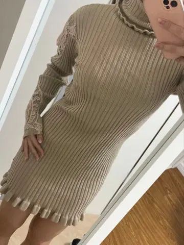 베이지 니트 원피스 긴팔 프릴 포함