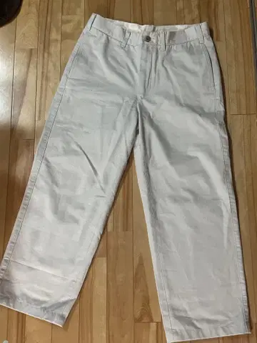 라이트 베이지 와이드 팬츠