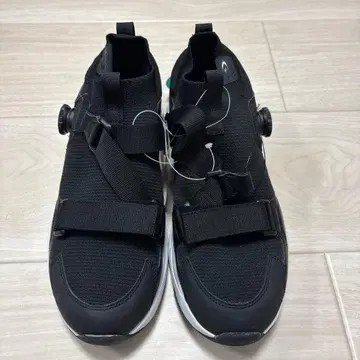 TGF 스트랩 스니커즈 블랙