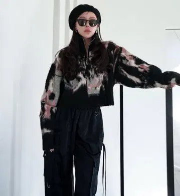 그램립스 멀티 컬러 자카드 지퍼 숏 기장 니트