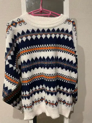 기하학 패턴 니트 스웨터