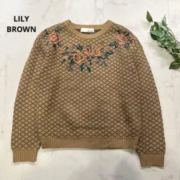 릴리 브라운 체크 무늬 꽃 자수 풀오버 니트 베이지 계열 스웨터