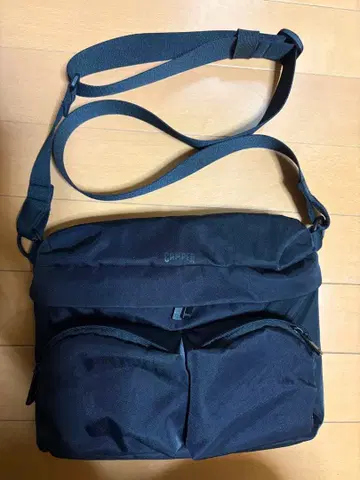 CAMPER 숄더백 블랙