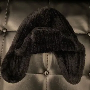 샤기 플라이트 캡 니트 모자