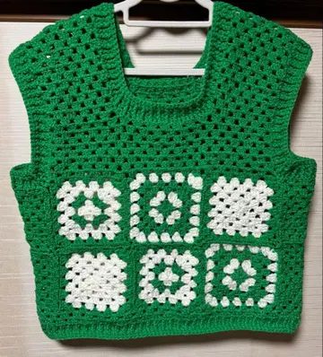 핸드메이드 모티브 뜨기 그래니 스퀘어 니트 베스트 그린 컬러