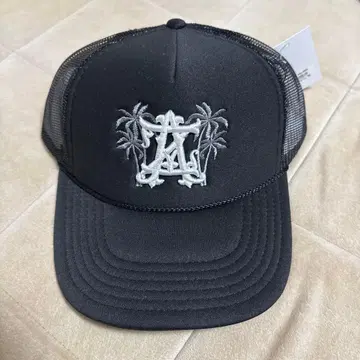 블랙 자수 로고 트래커 캡