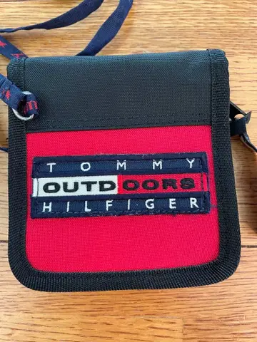 TOMMY HILFIGER 아웃도어 지갑