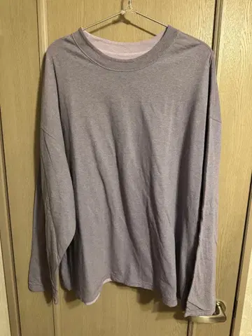 mocT 모크티 REVERSIBLE OVERDYED CREW NECK