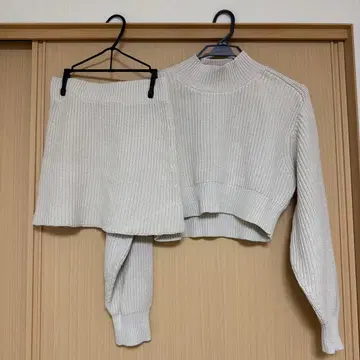 화이트 니트 셋업 스커트 SLY