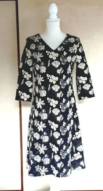 Sybilla 시빌라 꽃무늬 자수 원피스 L 7부 소매 포멀