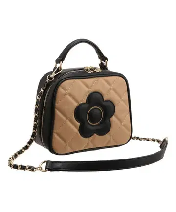 말리크와 퀼팅 숄더백