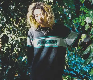 Throwback 2000 SWEATER