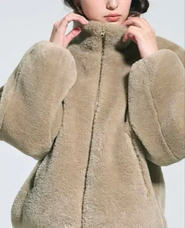 새상품 coca 인조 모피 스탠드 카라 블루종 베이지 M