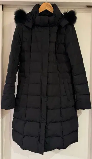 UNTITLED 블랙 후드 부착 롱 다운 코트