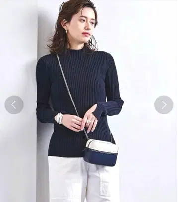 [새상품급] 유나이티드 애로우즈 리브 슬릿 하이넥 니트