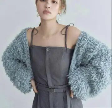 택 포함 새상품 프레이 아이디 샤기 니트 볼레로 가디건