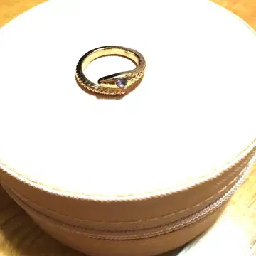 골드 자수정 트위스트링