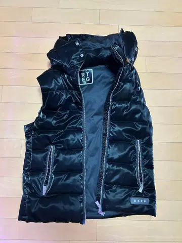 아담스 저글러 블랙 후드 부착 다운 베스트