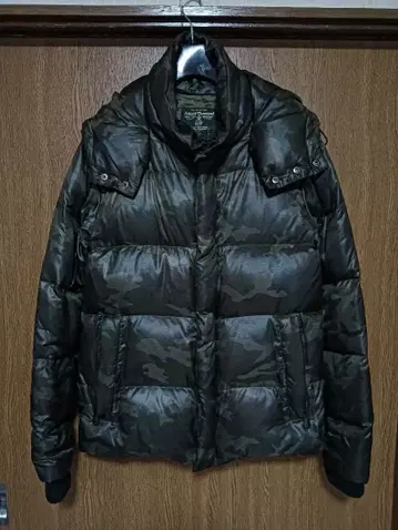 카모 패턴 다운 자켓