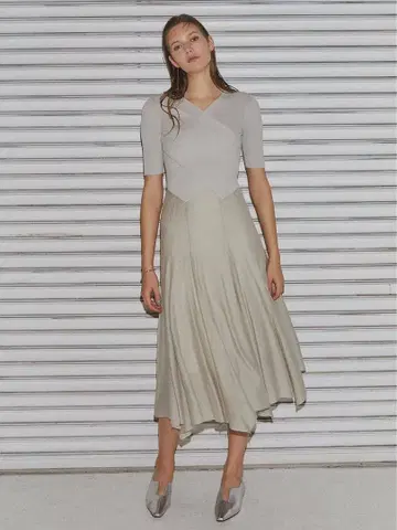 FRAY I.D 플레어 스커트 콤비 니트 원피스