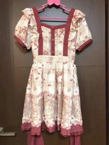 LlZ LISA 딸기 원피스