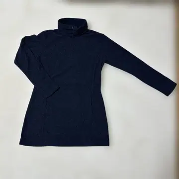 AIGLE 다크 블루 하이넥 긴팔 플리스 소재 허리 기장 사이즈 M