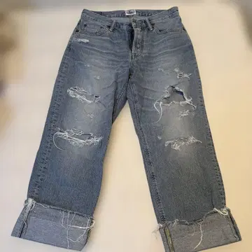 데미지 가공 라이트 블루 데님