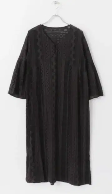 [새상품] URBANRESEARCHROSSO 블랙 자수 롱 원피스