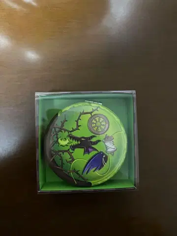 트위스테 말레우스 드라코니아 손거울