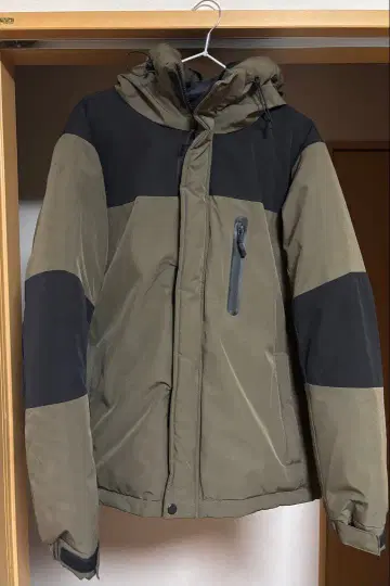 새상품급 바르톨로풍 패딩 자켓 L 사이즈 블랙 카키