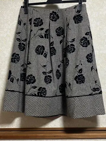 엠즈 그레이시 40 플레어 스커트