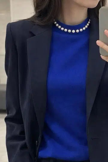 FENNEL 페넬 펄넥 니트 로얄 블루 소매 펄 고급