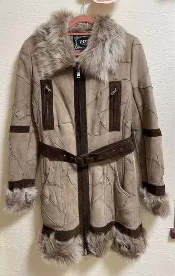 Zoee 토스카나 무스탕 코트