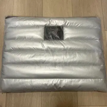 INI 109 팝업 스토어 빅 파우치